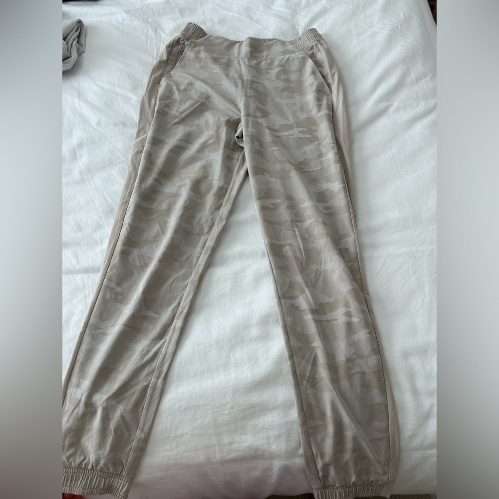 Athleta camo joggers